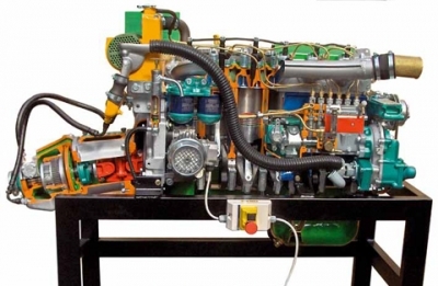 Marine Engines Cutaway for Automotive Lab